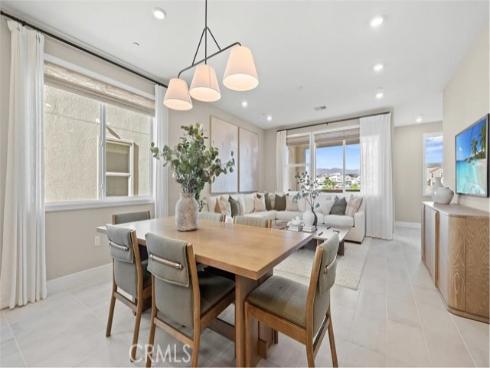 924  Chinon  , Irvine, CA