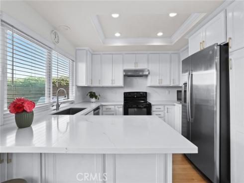 10  Goldenbush  , Irvine, CA