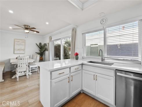 10  Goldenbush  , Irvine, CA