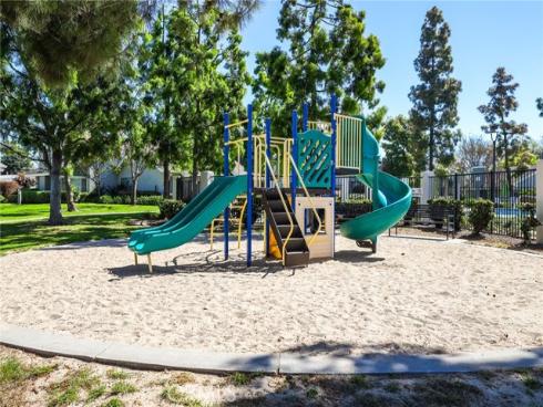 10  Goldenbush  , Irvine, CA