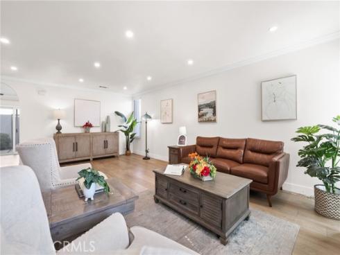 10  Goldenbush  , Irvine, CA