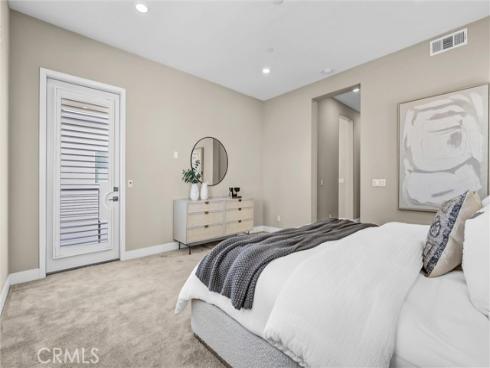 109  Pitch  , Irvine, CA