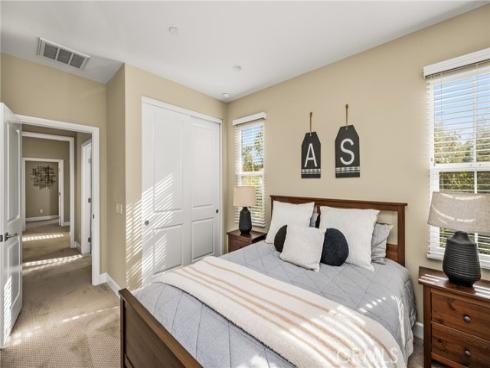 112  Mangrove Banks  , Irvine, CA