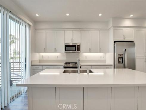 365  Placemark  , Irvine, CA