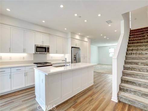 365  Placemark  , Irvine, CA