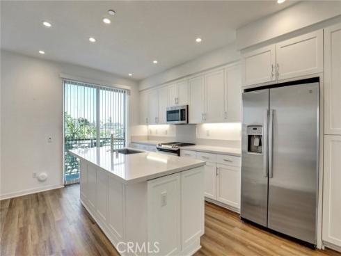 365  Placemark  , Irvine, CA