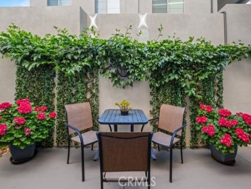 165  Frame  , Irvine, CA