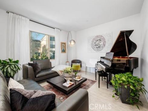 165  Frame  , Irvine, CA