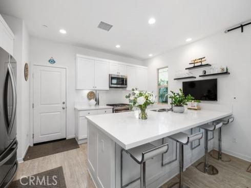 165  Frame  , Irvine, CA