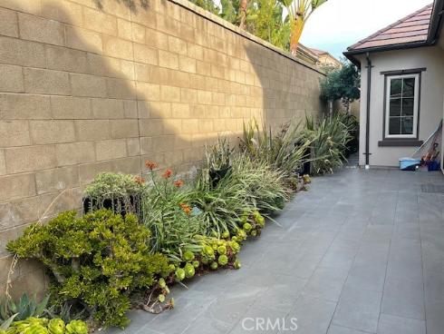 61  Bloomington  , Irvine, CA