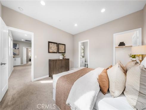 102  Yellow Pine  , Irvine, CA