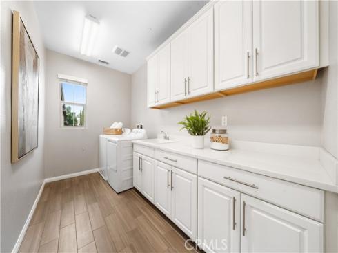 102  Yellow Pine  , Irvine, CA