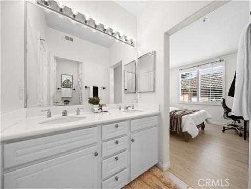 900  Solvay Aisle  , Irvine, CA