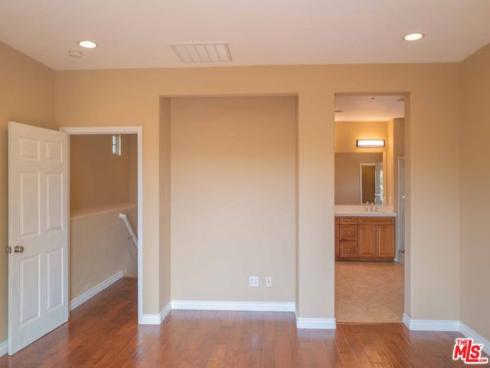 107  Chantilly  , Irvine, CA