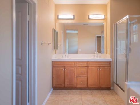 107  Chantilly  , Irvine, CA