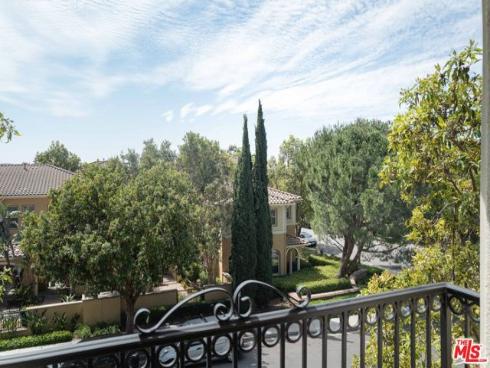 107  Chantilly  , Irvine, CA