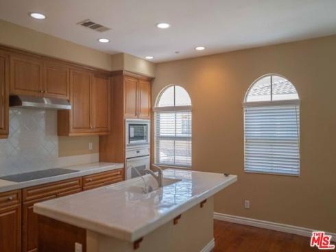 107  Chantilly  , Irvine, CA