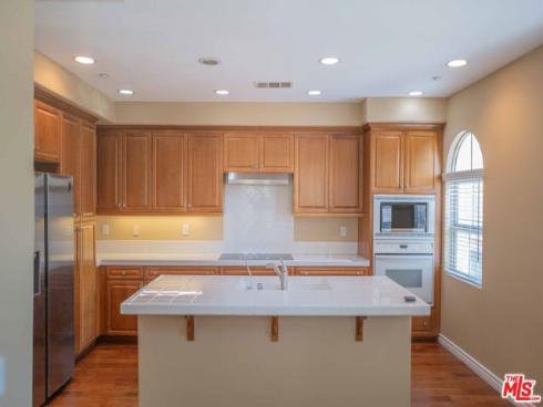 107  Chantilly  , Irvine, CA