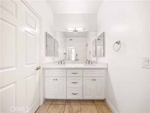 8  Healdsbury  , Irvine, CA