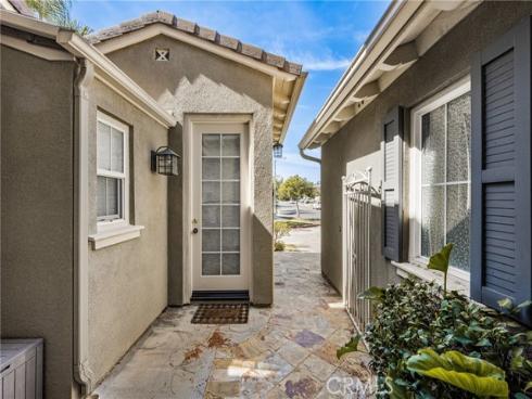 11  Highfield  , Irvine, CA