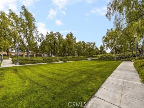 11  Highfield  , Irvine, CA