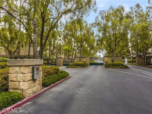 11  Highfield  , Irvine, CA