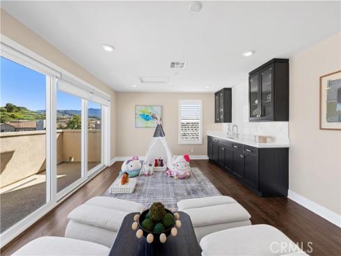 91  Pelican  , Irvine, CA