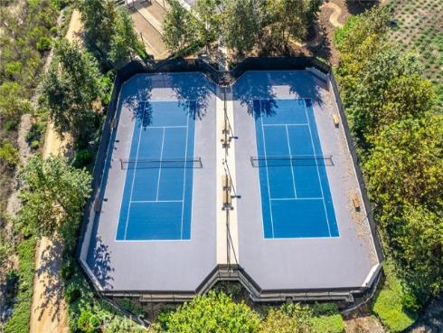 91  Pelican  , Irvine, CA