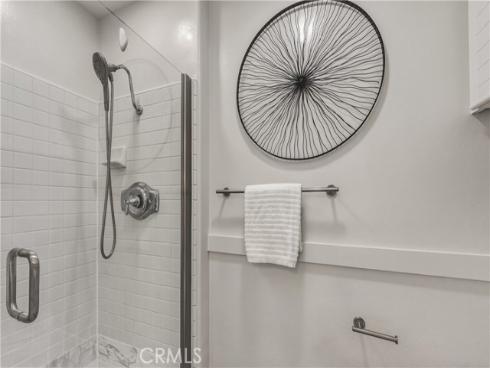 2233  Martin  115 , Irvine, CA