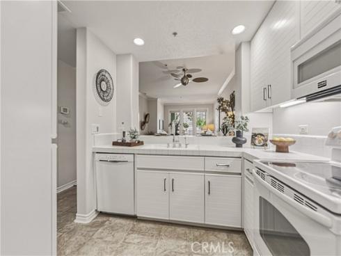 2233  Martin  115 , Irvine, CA