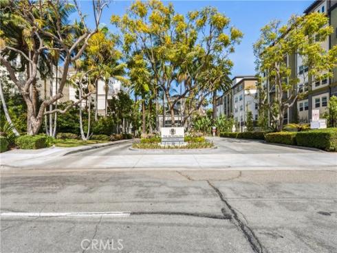 2233  Martin  115 , Irvine, CA