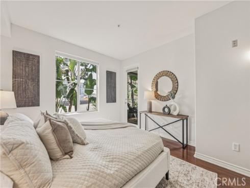 2233  Martin  115 , Irvine, CA