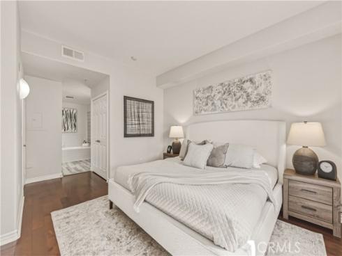 2233  Martin  115 , Irvine, CA