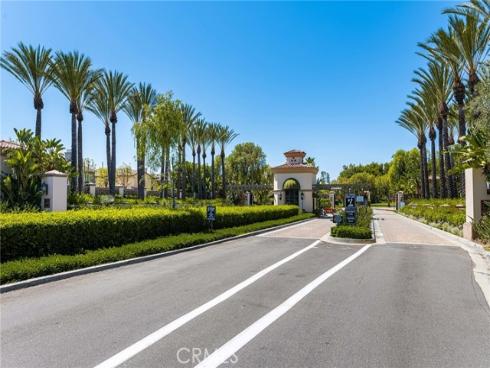 40  Paso Robles  , Irvine, CA