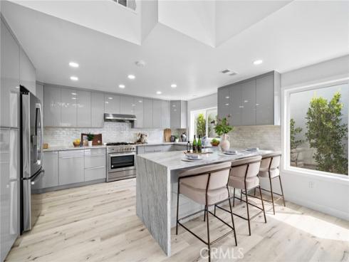 39  Cape Cod  , Irvine, CA