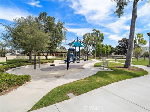 39  Cape Cod  , Irvine, CA