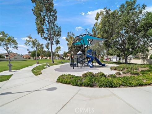 39  Cape Cod  , Irvine, CA