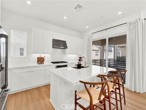 74  Dudley  , Irvine, CA