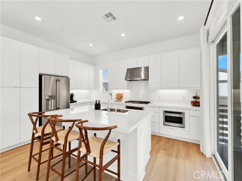 74  Dudley  , Irvine, CA