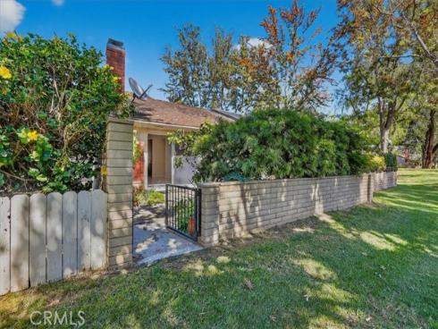 25  Dogwood  , Irvine, CA