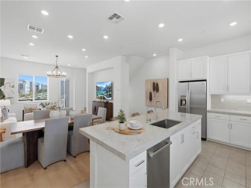 253  Sash  , Irvine, CA