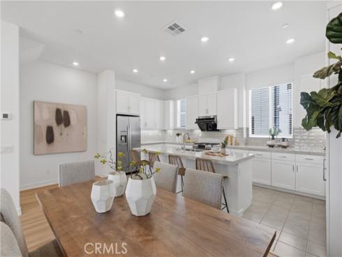 253  Sash  , Irvine, CA