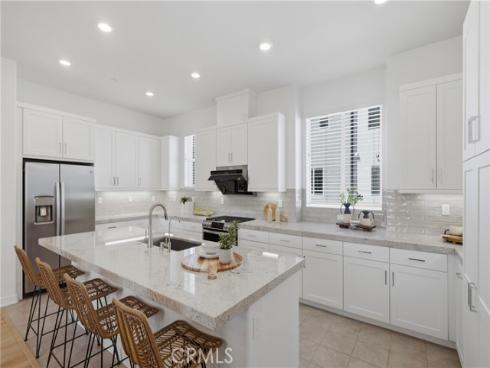 253  Sash  , Irvine, CA