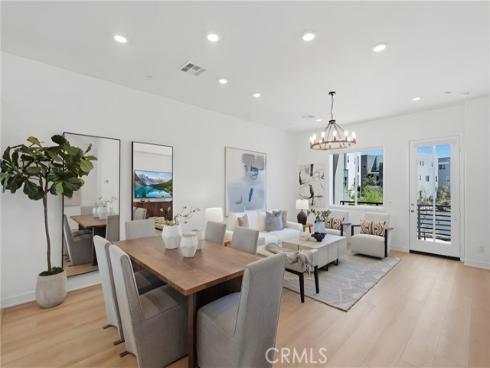 253  Sash  , Irvine, CA