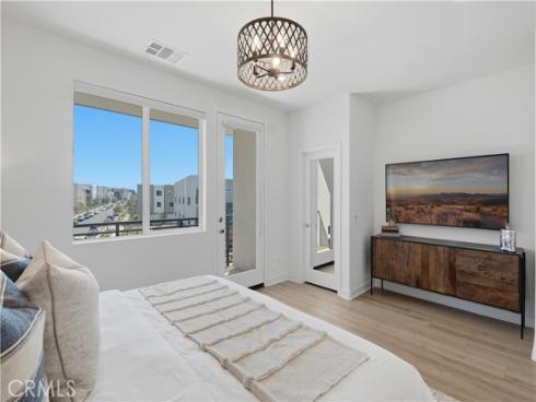 253  Sash  , Irvine, CA