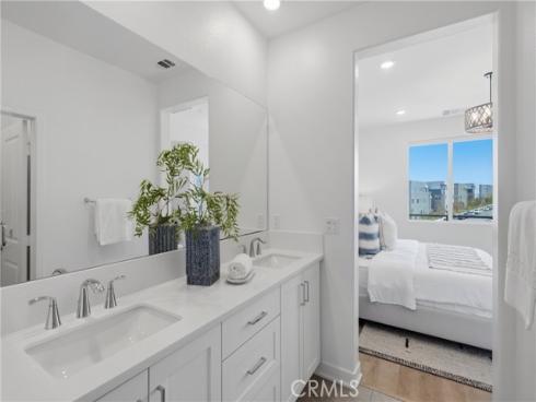 253  Sash  , Irvine, CA