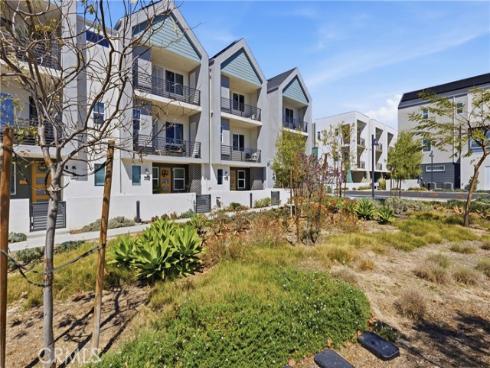 253  Sash  , Irvine, CA