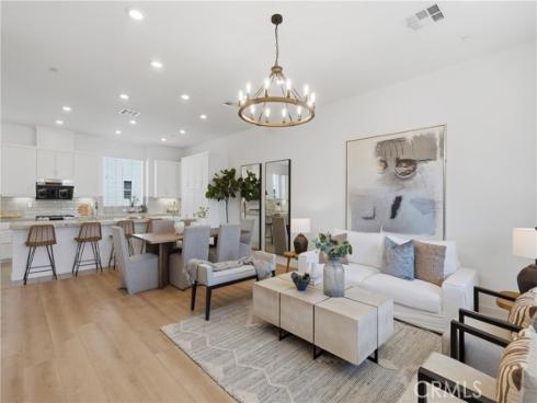 253  Sash  , Irvine, CA