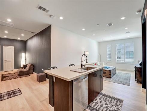 2536  Nolita  , Irvine, CA