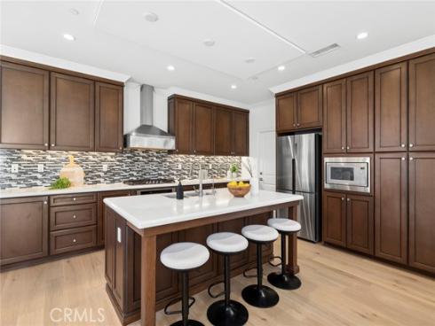 76  Decker  , Irvine, CA